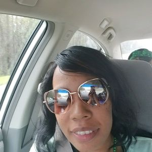 Meet your Posher, Eunika